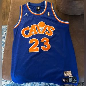 Lebron James Large Cleveland Cavaliers Jersey retro
